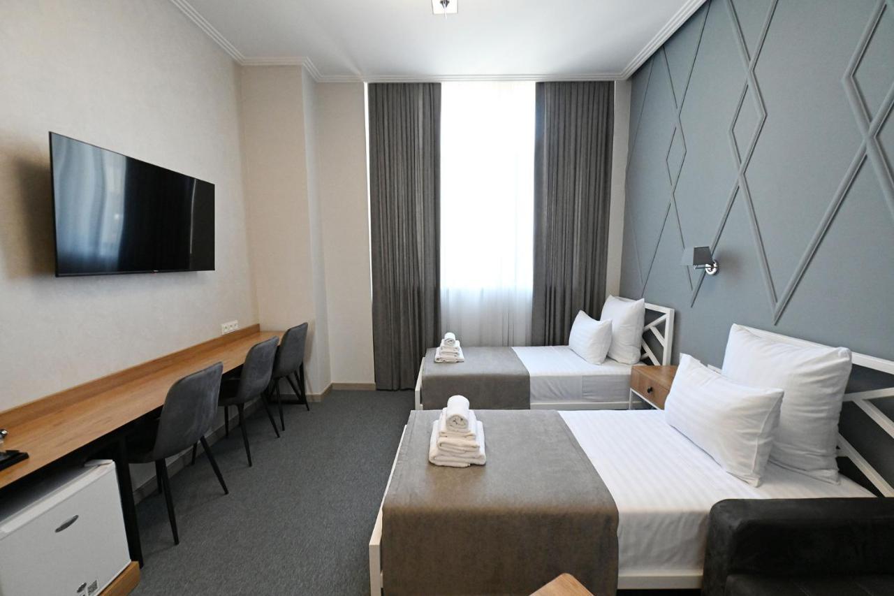 Prime Hotel Гюмри Экстерьер фото