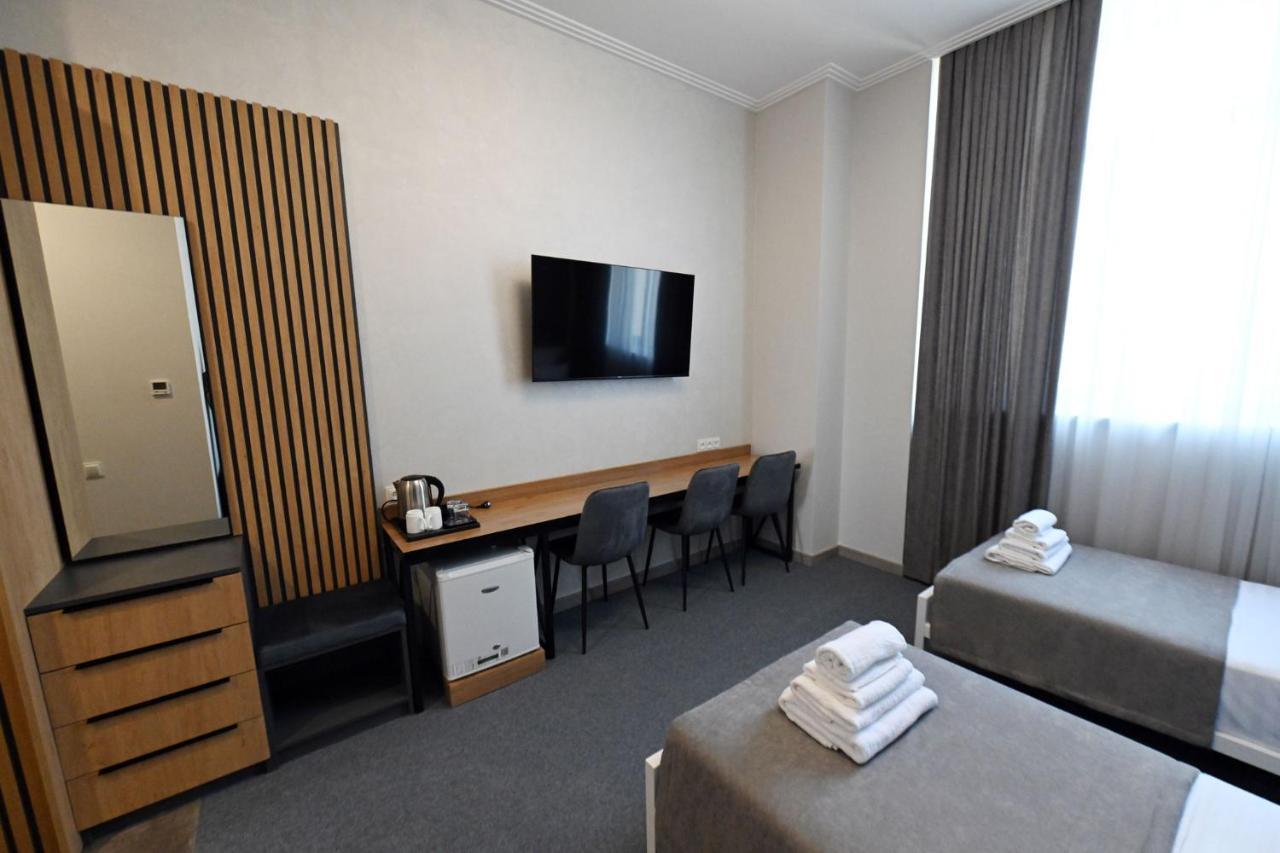 Prime Hotel Гюмри Экстерьер фото