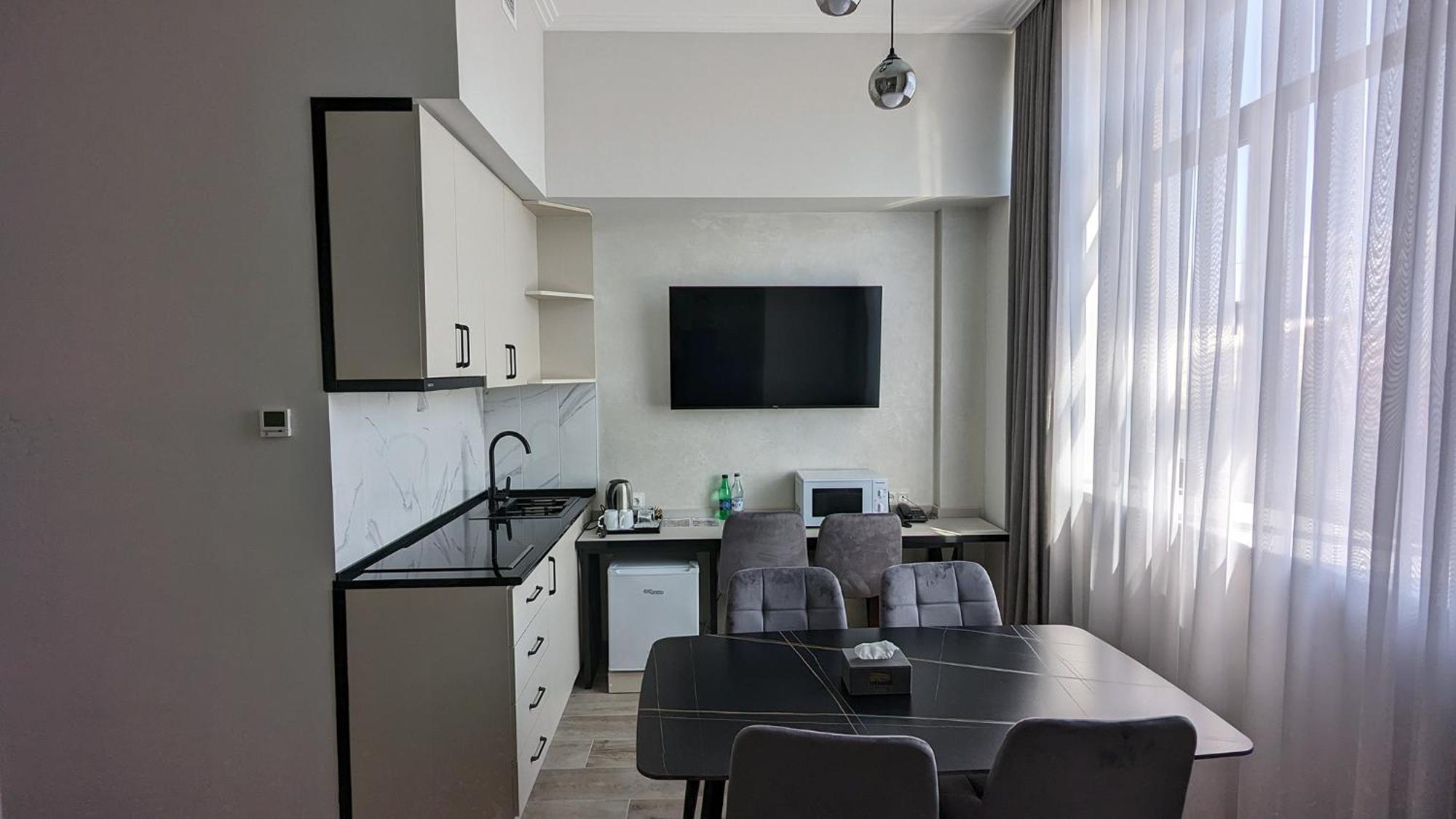 Prime Hotel Гюмри Экстерьер фото