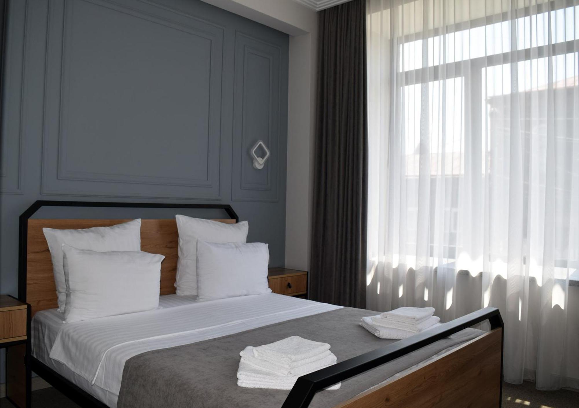 Prime Hotel Гюмри Экстерьер фото
